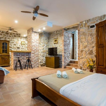 קרק Rustical Nest Krk Old City מראה חיצוני תמונה